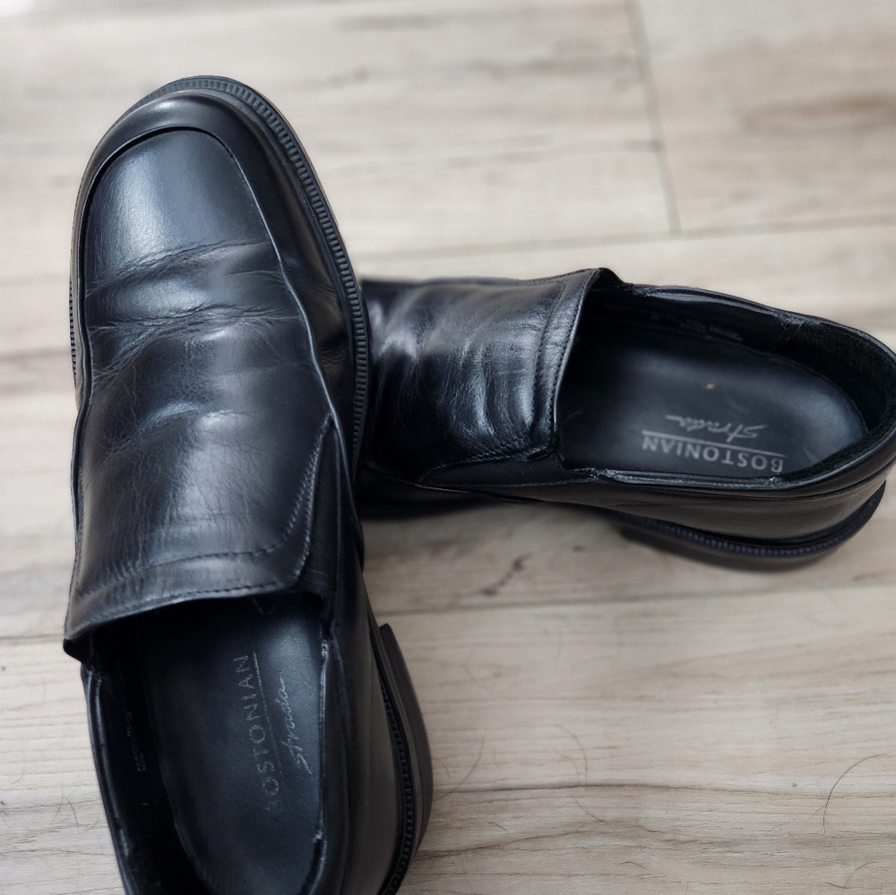Bostonian Strada slip-ons